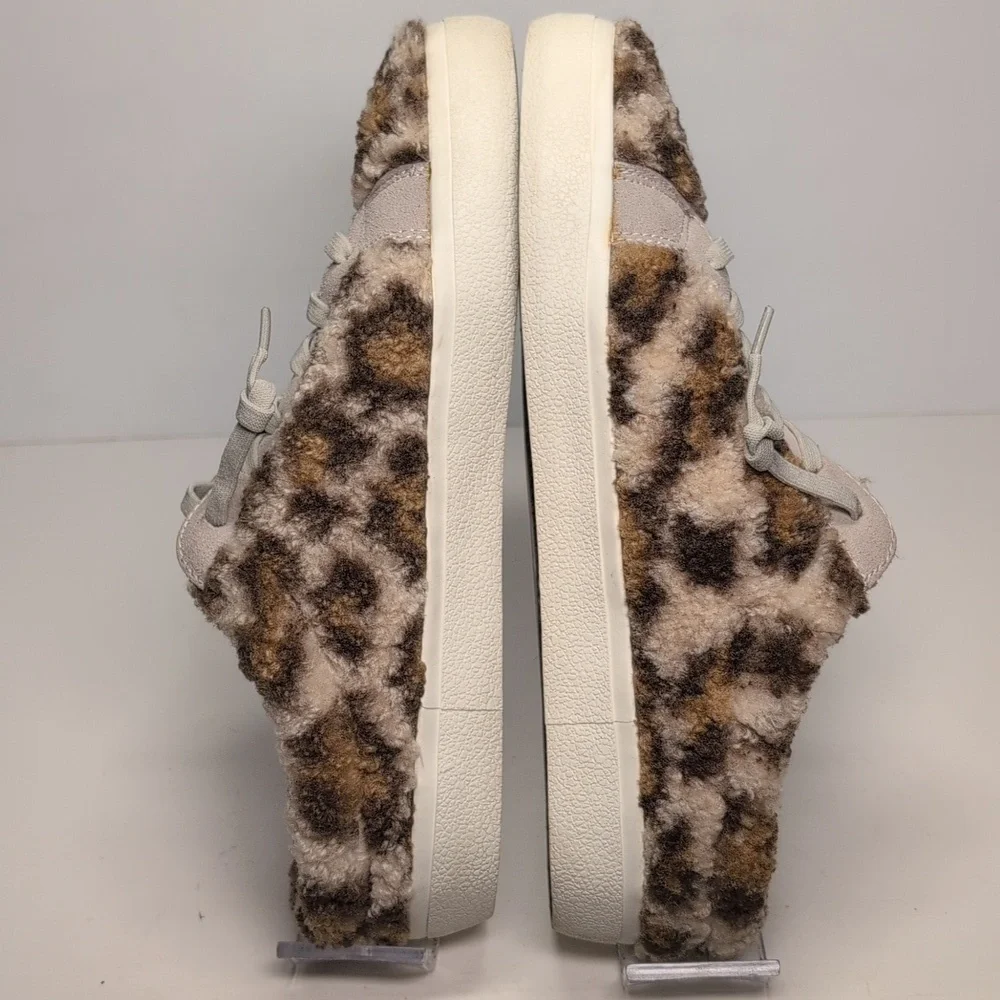 Vintage Havana Tan and Cream Faux Fur slip on Sneakers womans size 8.5